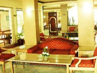 Hotel Royal Palace Bandung Ngoại thất bức ảnh