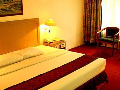 Hotel Royal Palace Bandung Ngoại thất bức ảnh