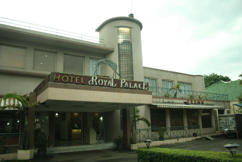 Hotel Royal Palace Bandung Ngoại thất bức ảnh