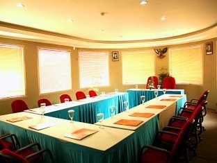 Hotel Royal Palace Bandung Ngoại thất bức ảnh